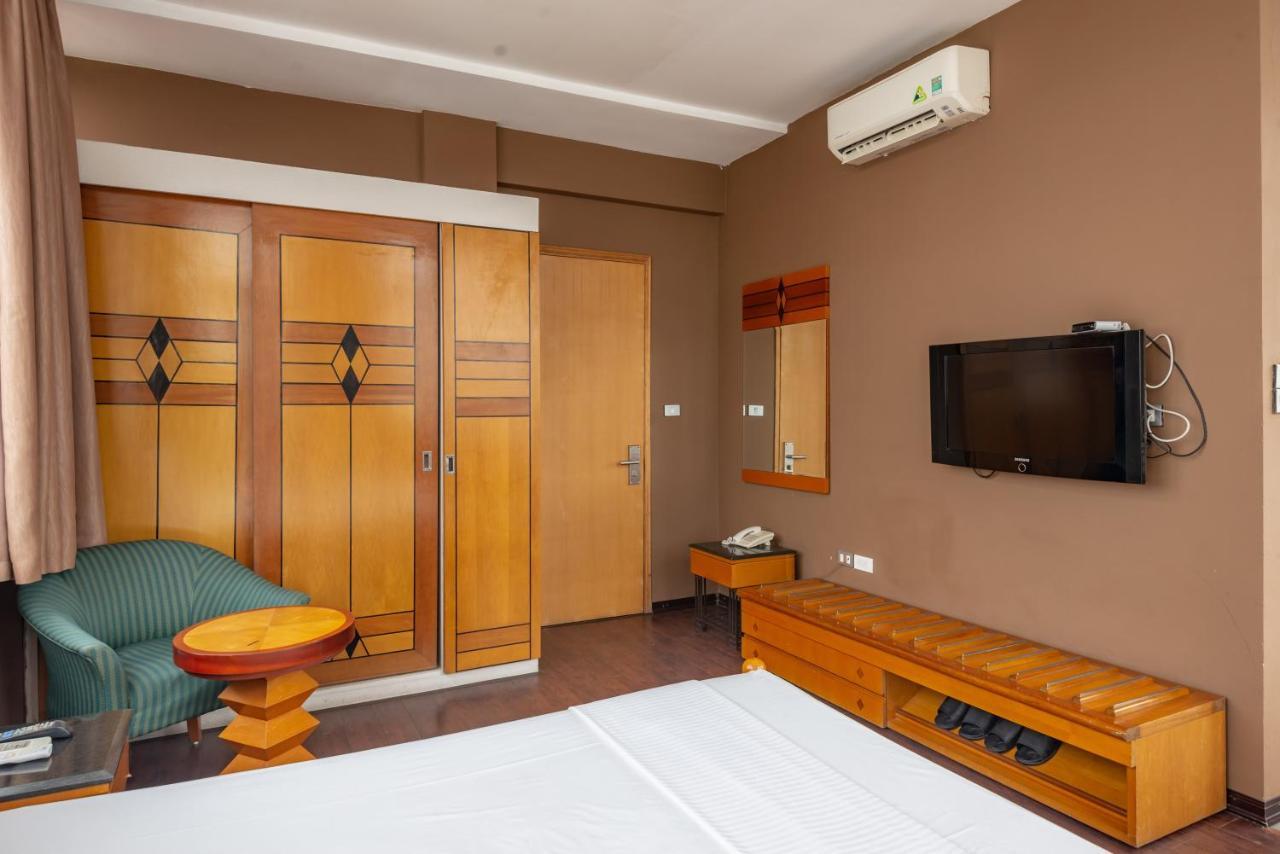 Golden Sunshine And Travel Hotel