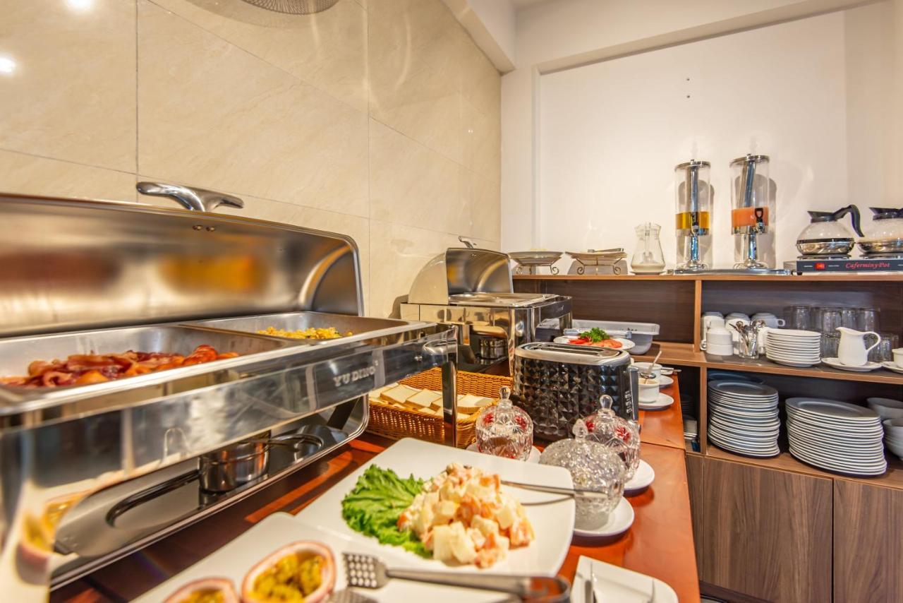 Golden Sunshine And Travel Hotel 3*