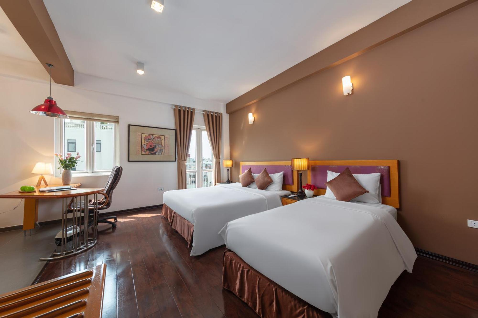 Hotel Golden Sunshine And Travel