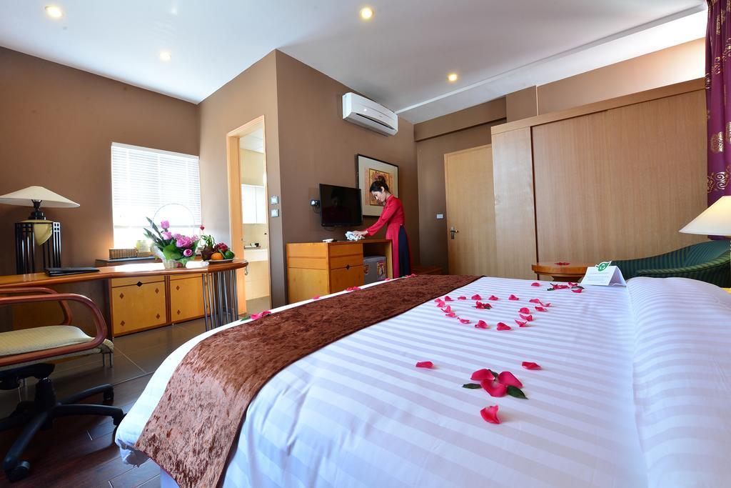 Hotel Golden Sunshine And Travel 3*