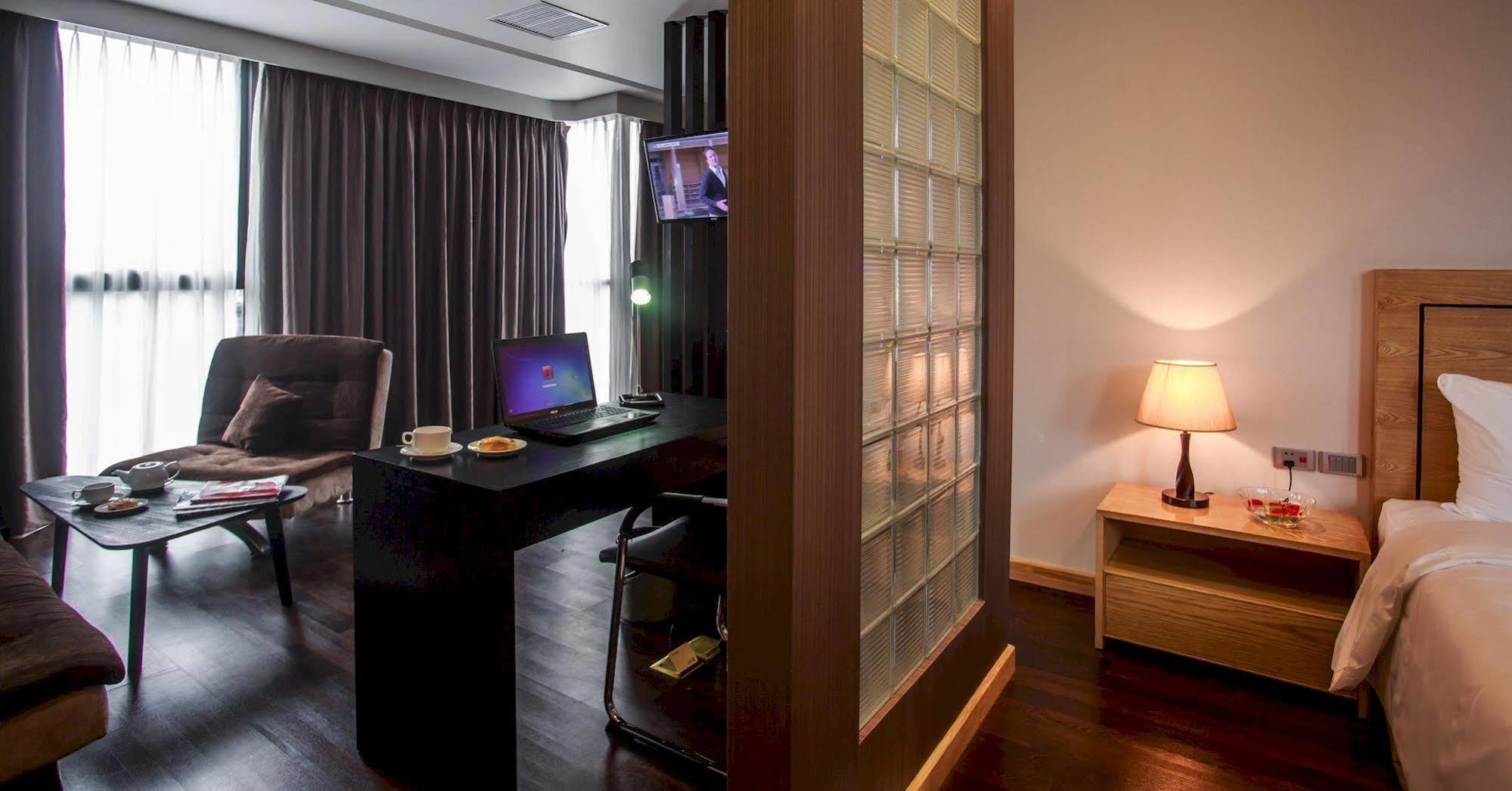 Parkside Sunline Hotel