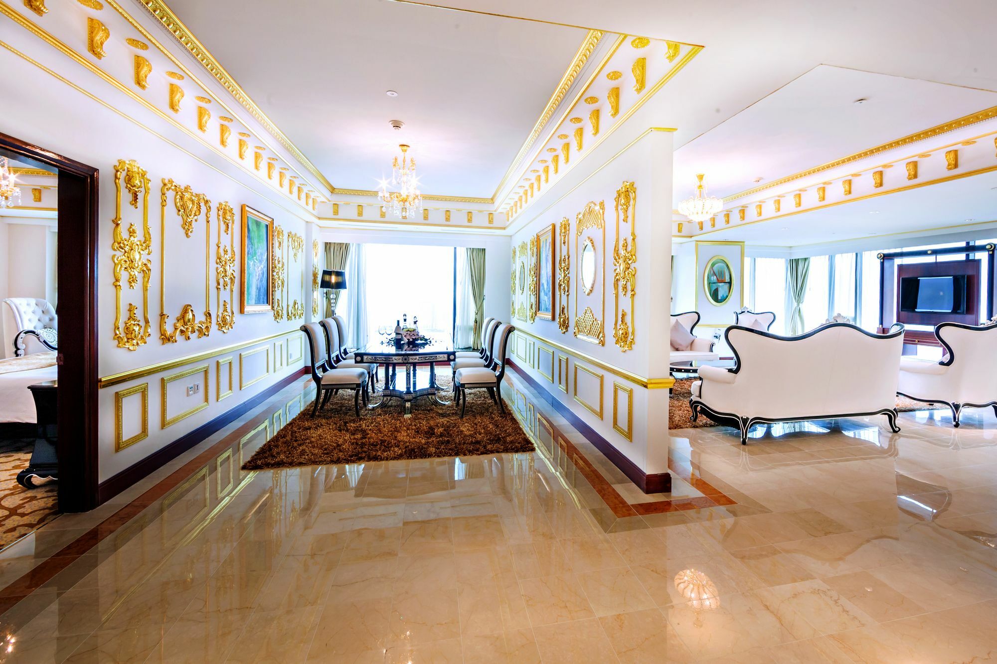 Hotel Grand Plaza 5*