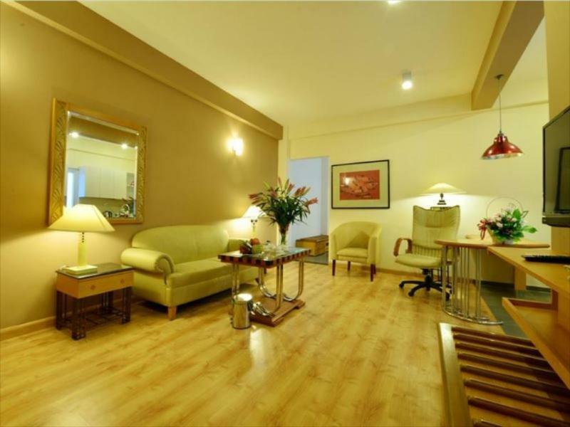 Hotel Golden Sunshine And Travel