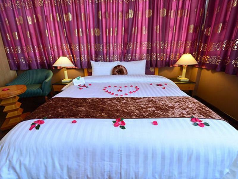 Hotel Golden Sunshine And Travel
