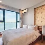 22Housing Luxury Apartment Westlake View