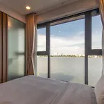 22Housing Luxury Apartment Westlake View