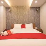 Queen\'S Hotel