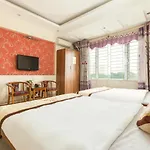 Spot On 693 Hoang Long Hotel