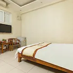 Spot On 693 Hoang Long Hotel