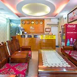 Spot On 693 Hoang Long Hotel