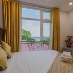 The Lakeview - West Lake Lotus Apartments