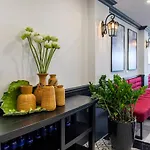 Oriana Boutique Hotel & Restaurant