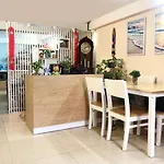 Trangtien Hostel