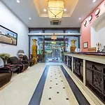 La Dolce Vita Hotel