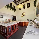 La Dolce Vita Hotel