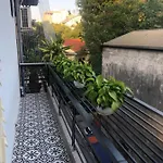 Centrally Located - Balcony Homestay