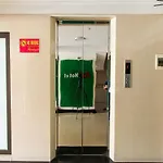 Reddoorz Sao Hotel Nguyen Ngoc Vu