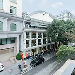 Economy & Premium With Large Groups, Central Location