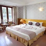 Mayhouse Travel