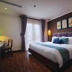 Hotel Emerald Waters Classy