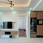 Homestay Vinhomes Dcapital 119 Tran Duy Hung Cau Giay