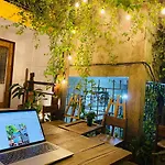 Chu Nhat Cafe & Homestay - 12 Ngo 41 Duong Lang - Co So 1