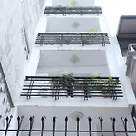 Spacious Balcony Apt•Kitchen•West Lake