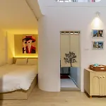 Holly Hideaway-Cozy Nest -Balcony- City Center