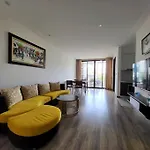 Can Ho Cao Cap 85M2 2Br Doi Dien Aeonmall Longbien