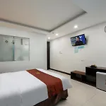 Quang Chung Hotel - 56 Le Van Thiem - By Bay Luxury