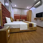 Khach SạN Van Nam &Hoanganh