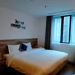 A25 Hotel - Hoang Dao Thuy 1