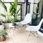 Terra Homestay - Big Balcony With Elevator - 150M To Hoan Kiem Lake