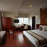 Moonview Hotel Hn - By Bay Luxury