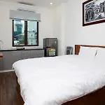 Cl# Stylist Studio Apt* Kitchen/Wash*Cat Linh Station