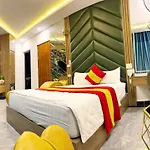 Queen Hotel - Mo Lao