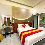 Queen Hotel - Mo Lao