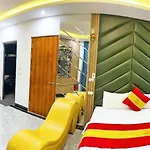 Queen Hotel - Mo Lao