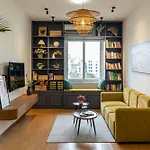 Spacious 2Br W/ 2 Bathrooms & Elevator @ Downtown