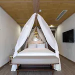 Jacayl Hotel Tcg