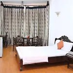 Hoang Cuong Hotel 15 Nguyen Thai Hoc