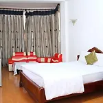 Hoang Cuong Hotel 15 Nguyen Thai Hoc