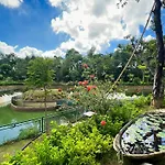 Villa Veque Farm 08. Farm Nuoi Tho, Be Boi, Bi-A, Bbq San Vuon, Karaoke, Nha Hang, Tra Chieu Mien Phi.