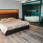 Pentstudio_5Stars_Westlake_Luxury
