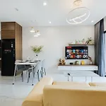 Muse Hanoi Lake View Luxury Apartment - D\' Eldorado
