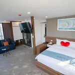 Lake View Hotel