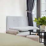 9 Light Apartment