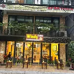 Ha Noi Truc Bach Lake View Studio