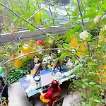 Chu Nhat Cafe & Homestay - 12 Ngo 41 Duong Lang - Co So 1