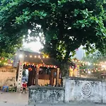 May\'S Cottage